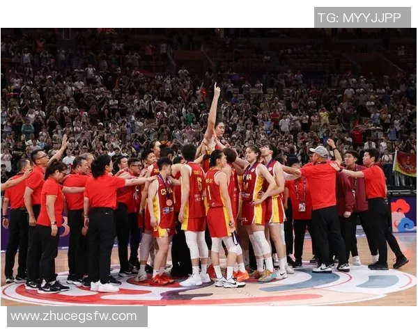 武汉篮球队在世界杯预选赛中以60分高居积分榜首位，展现强劲实力