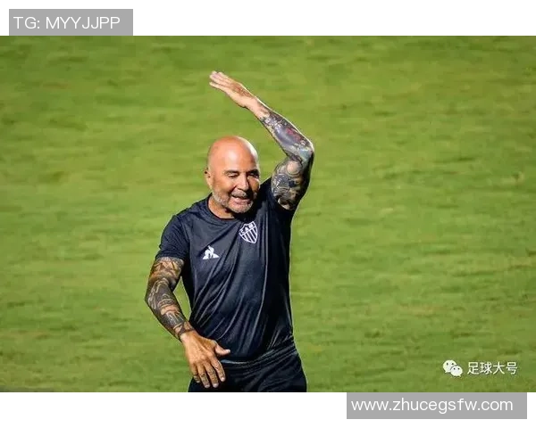 足球明星中午纹身图案男士风格解析与时尚搭配建议